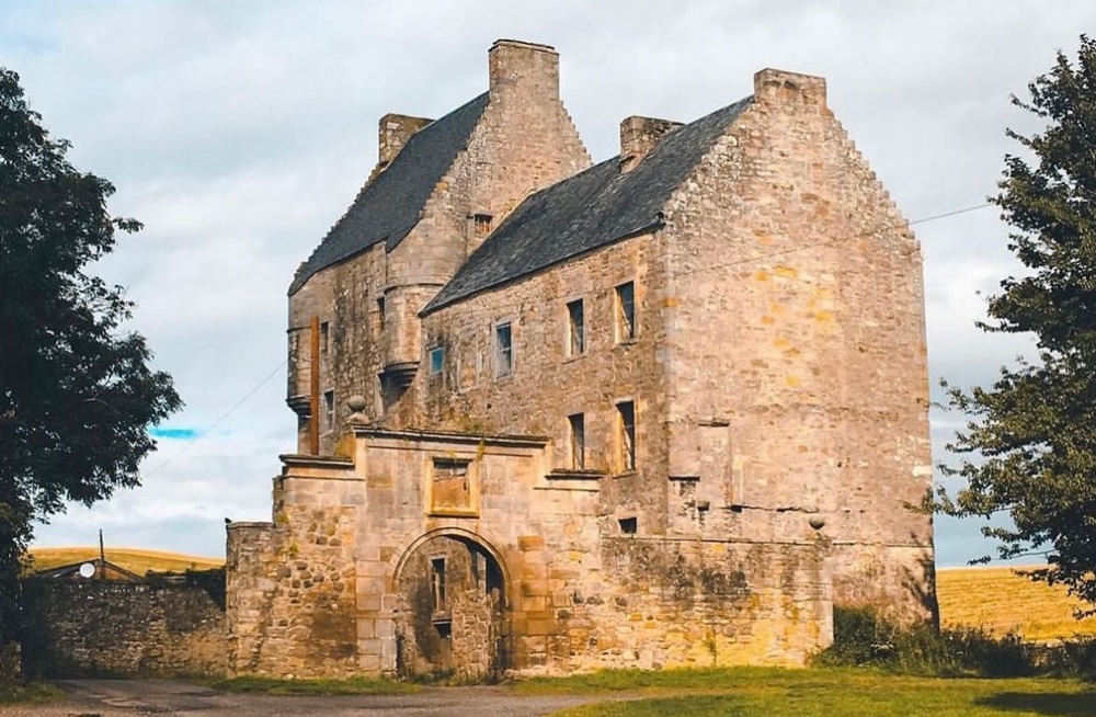Midhope Castle which was Lallybroch in Outlander